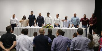 Toma protesta alcalde Oscar Leggs Castro a la mesa directiva de la Unión de Policías Preventivos (UPM)