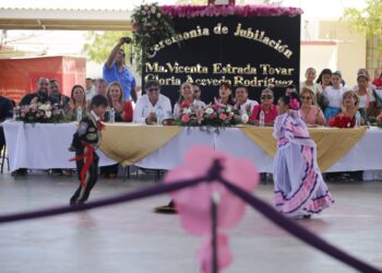 ‘’En el Gobierno de Los Cabos, las y los maestros siempre tendrán un aliado’’:&nbsp; alcalde Osar Leggs Castro