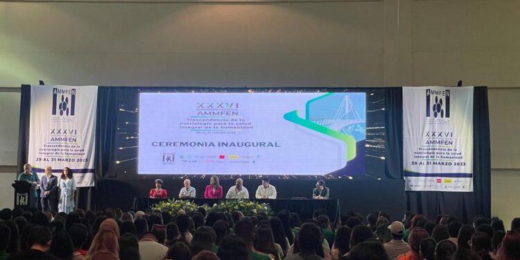 Fortalece Universidad Mundial cooperación interinstitucional en favor de estudiantes de nutrición.