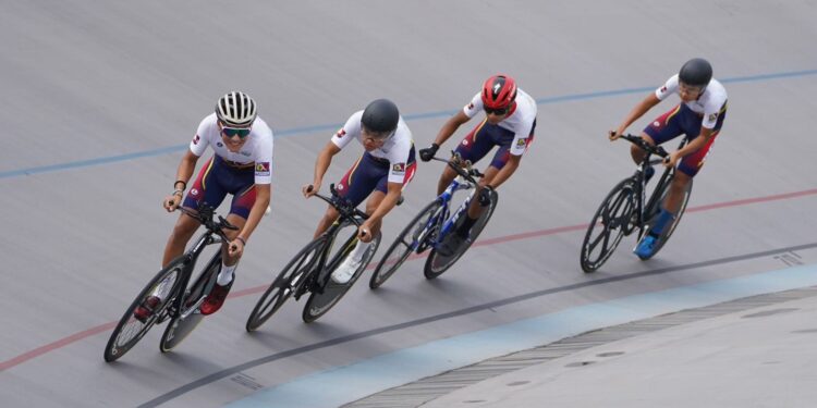 BUEN INICIO DE LOS CICLISTAS DE BCS EN LOS MACROREGIONALES