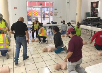 Capacitan al personal de Servicios Públicos en Primeros Auxilios