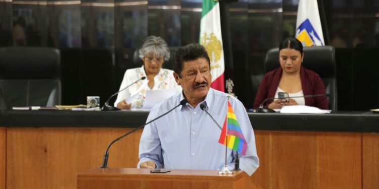 Llama diputado Armando Martínez a sus homólogos a crear una Ley de Transporte acorde a las necesidades de BCS