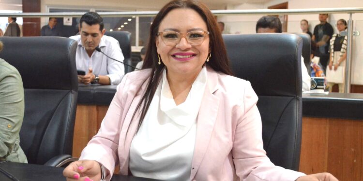 Llama la diputada Paz del Alma Ochoa a las mujeres a unirse y ser sororarias