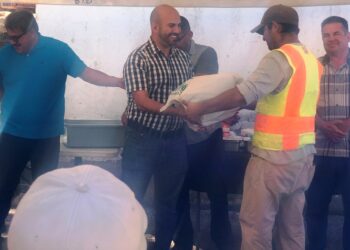 Entrega Servicios Públicos uniformes a personal de barrido manual zona Centro