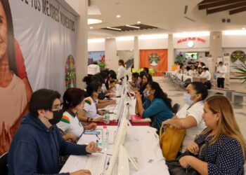 Gobierno del Estado acerca oportunidades de empleo a través de Módulos Itinerantes