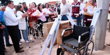 Entrega Gobierno del Estado apoyos para el desarrollo social en Comondú