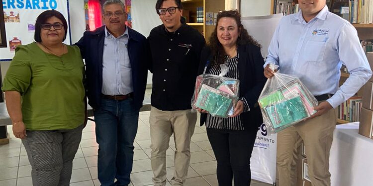 ENTREGA ISC ACERVO BIBLIOGRÁFICO EN ZONA NORTE DE BCS