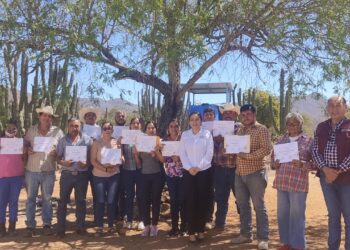 LLEVA GOBIERNO DEL ESTADO, CAPACITACIÓN EMPRESARIAL A EJIDO EL ROSARIO