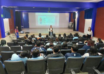 CAPACITA COMISIÓN DE TRATA A PERSONAL DOCENTE Y ADMINISTRATIVO DE NIVEL BÁSICO DE LA PAZ