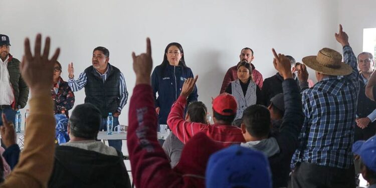 GARANTIZAN LA LEGALIDAD DE SU PROPIEDAD 26 FAMILIAS EN MULEGÉ CON LA MEDIACIÓN DEL GOBIERNO DEL ESTADO