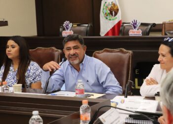 PODERES EJECUTIVO Y LEGISLATIVO SE REÚNEN CON INSTITUCIONES DE SALUD DE BCS
