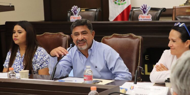 PODERES EJECUTIVO Y LEGISLATIVO SE REÚNEN CON INSTITUCIONES DE SALUD DE BCS