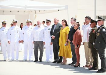 ASISTE GOBERNADOR A CEREMONIA ALUSIVA A DEFENSA DEL PUERTO DE VERACRUZ