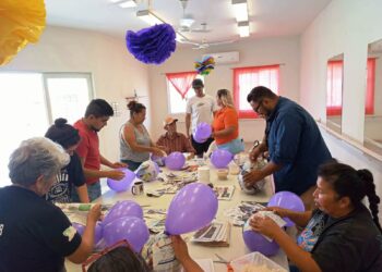 Imparten el Segundo Taller de Piñatas para personas con discapacidad en La Fuente