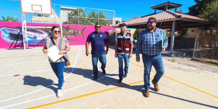 Recibe DMD cancha para impulsar el deporte en la niñez y juventud paceña