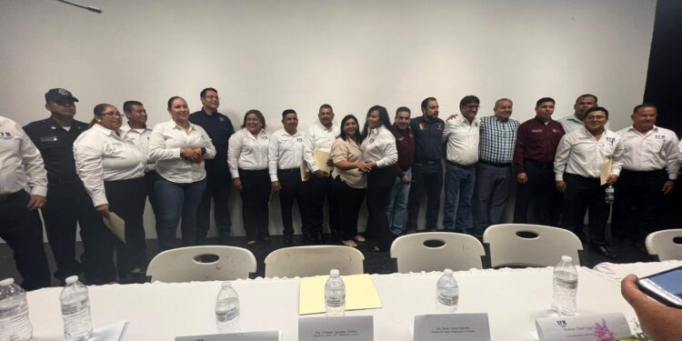 LA UNION ES LA CONCORDANCIA DE VOLUNTADES Y ESFUERZOS, PEROREFIERE AL PODER QUE ALCANZAN LAS PERSONAS CUANDO TRABAJAN ENCONJUNTO PARA ALCANZAR OBJETIVOS EN COMUN Y QUE MEJOR CUANDO LAUNION SE BASA EN SUS POLICIAS Y LA SEGUNDAD PÚBLICA DEL MUNICIPIO DELOS CABOS.Iniciemos este evento con los honores a nuestra bandera y la entonación de nuestrohimno nacional y estatal.