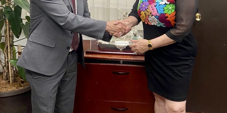 Avanza iniciativa para la reducción de la jornada laboral en México