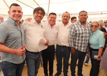 Durante las audiencias públicas del alcalde Oscar Leggs, OOMSAPAS Los Cabos atiende solicitudes ciudadanas en materia de agua potable