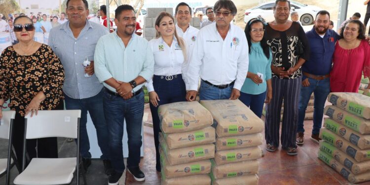 200 personas beneficiadas con la entrega de apoyos sociales del XIV Ayuntamiento de Los Cabos
