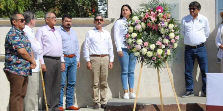 ‘’Ser docente es el máximo compromiso con la construcción del futuro del país’’: alcalde Oscar Leggs Castro