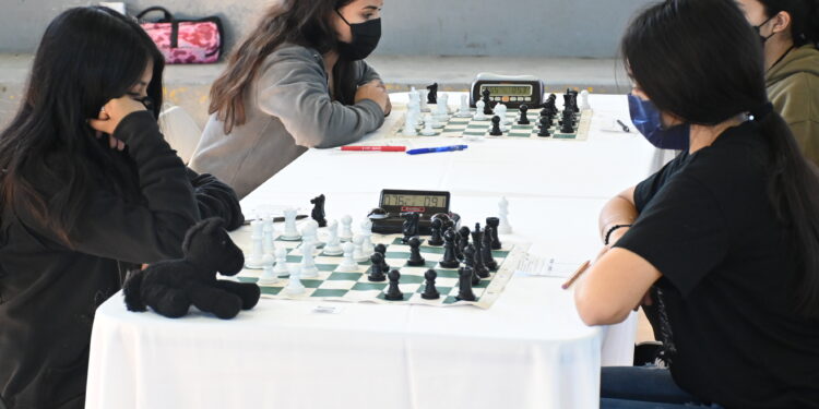 48 niñas y niños representarán a Los Cabos en handball, ajedrez y atletismo durante los Juegos Deportivos Escolares Estatales 2023