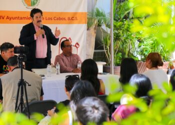 Con conferencia magistral, el Gobierno de Los Cabos conmemora el Día del Estudiante al interior del Palacio Municipal