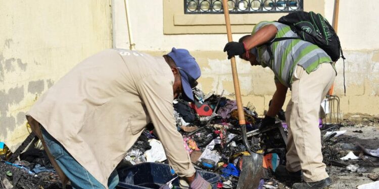 El sentido humano y la solidaridad son el sello del Gobierno de Los Cabos; entregan apoyos a familia que sufrió el incendio de su vivienda