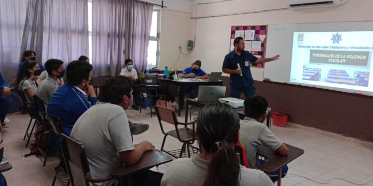 Seguridad Pública realiza actividades en la zona rural para evitar el acoso escolar