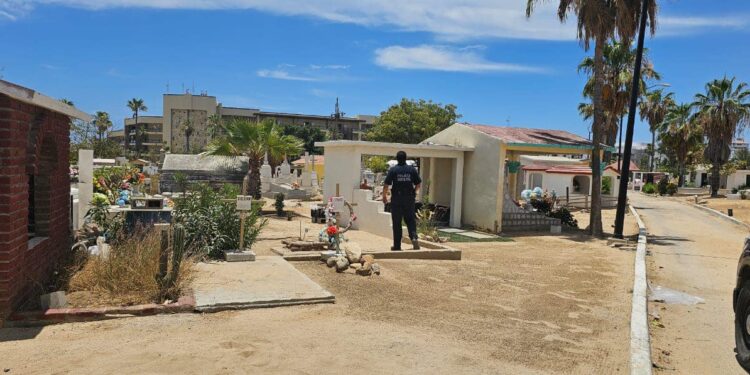Intensifica Seguridad Pública de Los Cabos la vigilancia interna y perimetral en panteones municipales; buscan disuadir actos delictivos