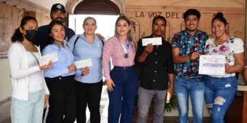 Gobierno de Los Cabos está para atender y dar respuesta a las necesidades de la población; se benefician 21 personas con la entrega de apoyos económicos