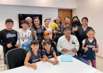 Alcalde Oscar Leggs Castro recibe el reconocimiento al impulso deportivo de las nuevas generaciones