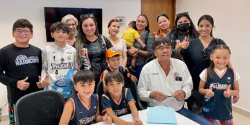 Alcalde Oscar Leggs Castro recibe el reconocimiento al impulso deportivo de las nuevas generaciones