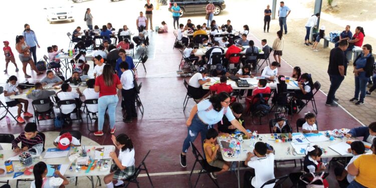 Coordinación de Educación celebra el 2° Concurso de Pintura Sobre Lienzo