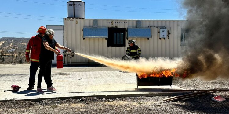 Realizan simulacro de incendio DIF Los Cabos y el H. Cuerpo de Bomberos de CSL&nbsp;