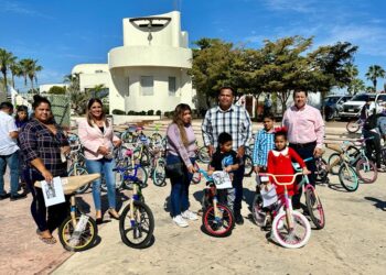 Entrega DIF Los Cabos 56 bicicletas a niñas y niños de San José del Cabo y Cabo San Lucas