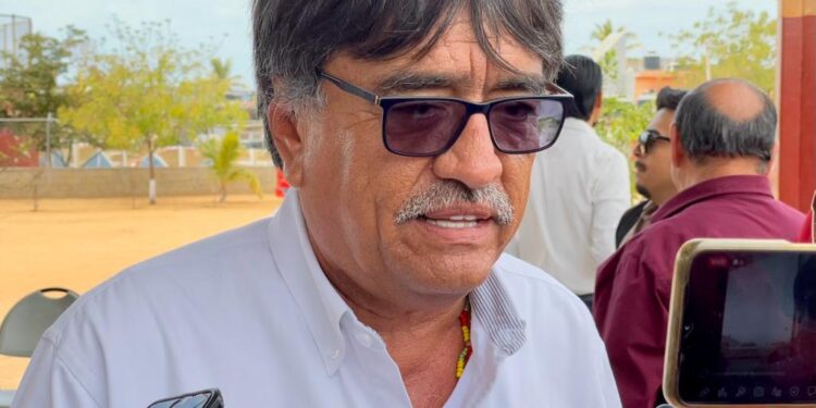 “Solamente juntos y en unidad podemos trabajar y dar resultados a nuestra gente”: alcalde Oscar Leggs Castro