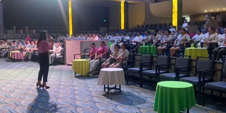 Con el tema: “Acoso laboral, una violación a la dignidad humana”, la Coordinación de Derechos Humanos capacita a la población en Los Cabos