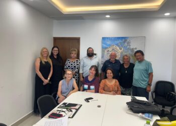 Para tratar temas de urbanidad y movilidad, se reúnen autoridades municipales con turistas extranjeros residentes en Los Cabos