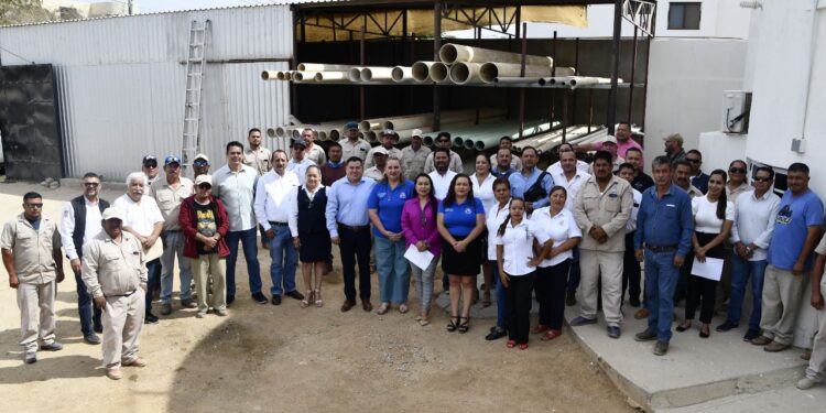 Para hacer más eficiente el servicio que se brinda a la ciudadanía; entregan herramientas de trabajo al personal de Operación y Mantenimiento de CSL