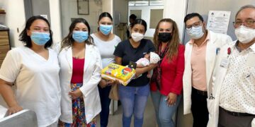 DIF Los Cabos acerca apoyos a quien más lo requiere; llevan pañales para infantes al Hospital General de SJC