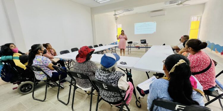 IMDIS Los Cabos imparte plática “Nutrición correcta en personas con discapacidad y diabetes” para familias y educadores