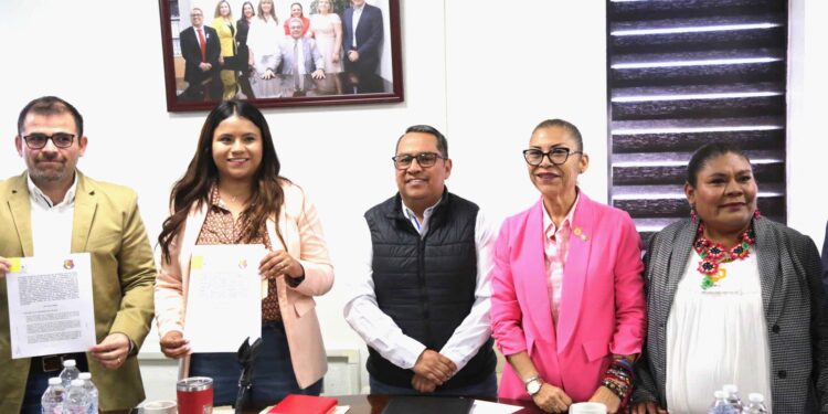 Celebran convenio de colaboración el Congreso del Estado y la Universidad del Valle de Santo Domingo