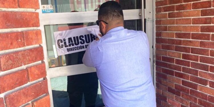 Clausura Dirección de Comercio negocio por incumplir con requisitos de funcionamiento