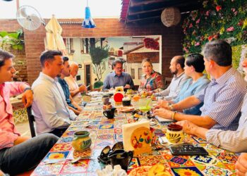 Se compromete diputada Marbella González&nbsp; a construir con organizaciones de la sociedad civil una agenda legislativa que rescate temas de identidad y valores de BCS