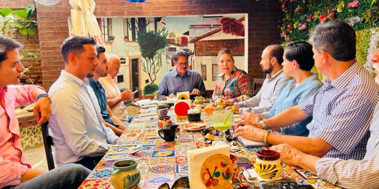 Se compromete diputada Marbella González&nbsp; a construir con organizaciones de la sociedad civil una agenda legislativa que rescate temas de identidad y valores de BCS