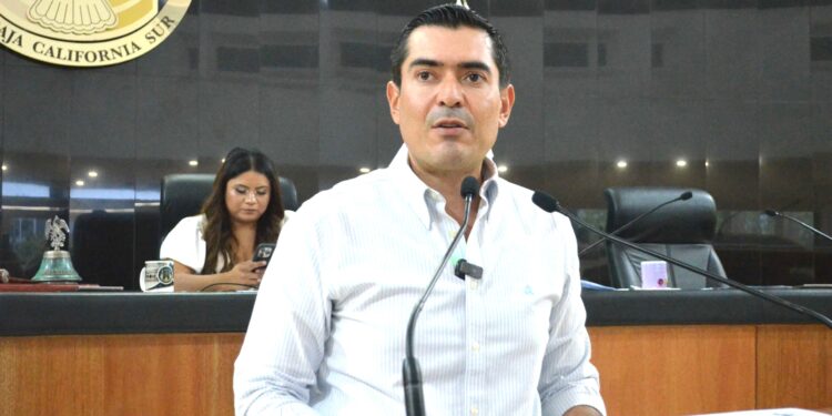 Incentivos fiscales para que los jóvenes accedan a su primer empleo propone el diputado Rigo Mares