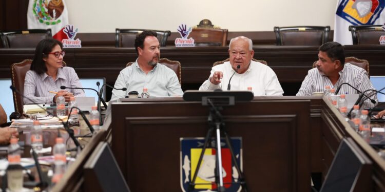 SE REÚNE GOBERNADOR CON INTEGRANTES DEL CONSEJO COORDINADOR EMPRESARIAL DE LA PAZ