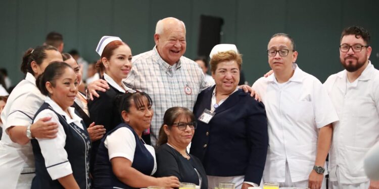 RECONOCE GOBERNADOR VCC, ATENCIÓN EN SALUD DE ENFERMERAS Y ENFERMEROS EN BCS