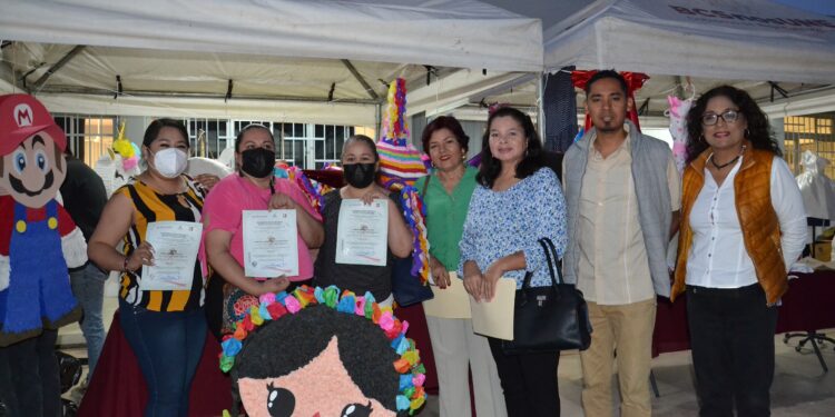 ICATEBCS REALIZA PRIMER EXPOVENTA Y ENTREGA DE CONSTANCIAS MASIVAS 2023