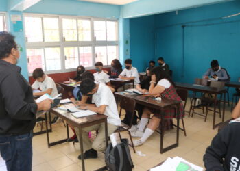 CELEBRAN SU DÍA MÁS DE 100 MIL ESTUDIANTES DE SECUNDARIA, PREPARATORIA Y UNIVERSIDAD